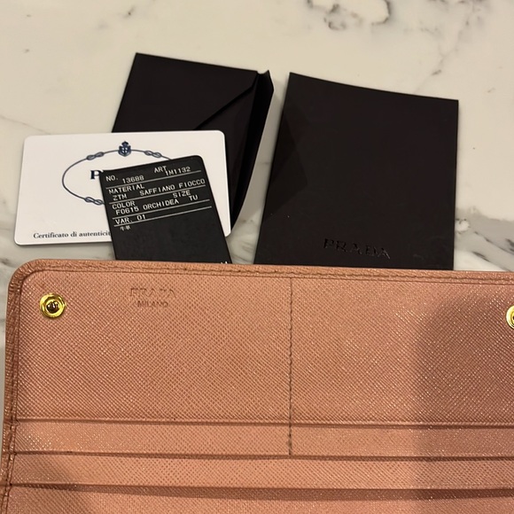 Prada light pink bow wallet!  Nice condition. Double button. Authentication Inc - Picture 2 of 16